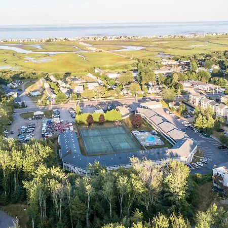 Nautical Mile Resort Уелс Екстериор снимка
