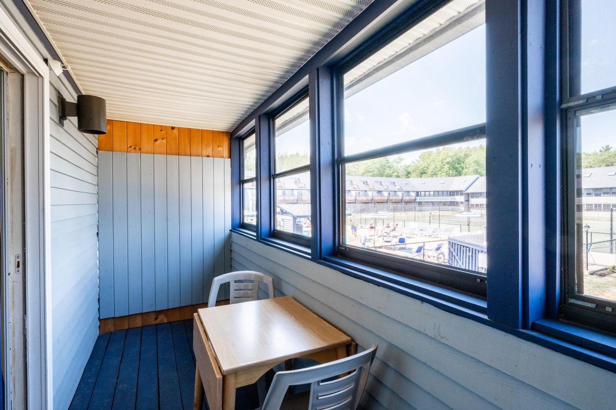 Nautical Mile Resort Уелс Екстериор снимка